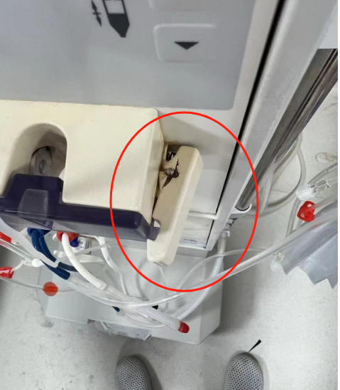 空探卡扣斷裂，費森血透