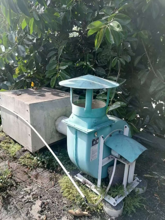 通風柜院內(nèi)搬遷，需要拆卸安裝，包含其外風機拆裝。難點：該設(shè)備體積很大，不能整機搬遷，可到現(xiàn)場查看，廣州