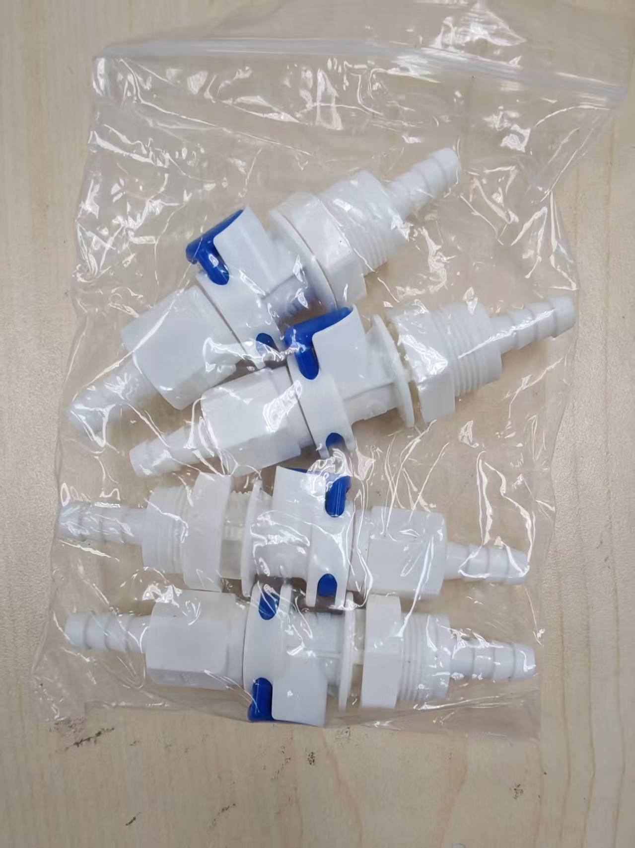 采購費森機器靜脈壺卡扣? 3個
?集中供液連接頭一套? 20套???                                      東麗平衡腔膜片? ? ?4個