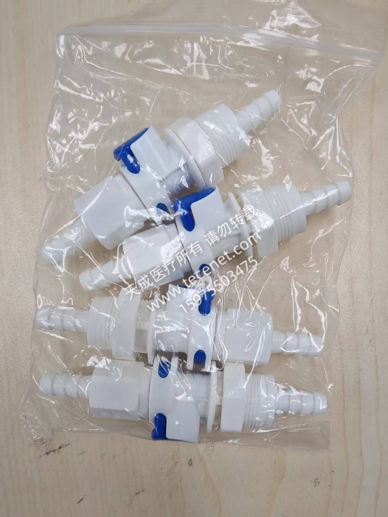 采購費森尤斯4008 血透機器靜脈壺卡扣? 3個?集中供液連接頭一套? 20套???                                      東麗平衡腔膜片? ? ?4個