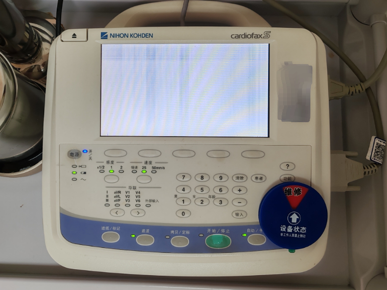 光電心電圖機顯示故障。