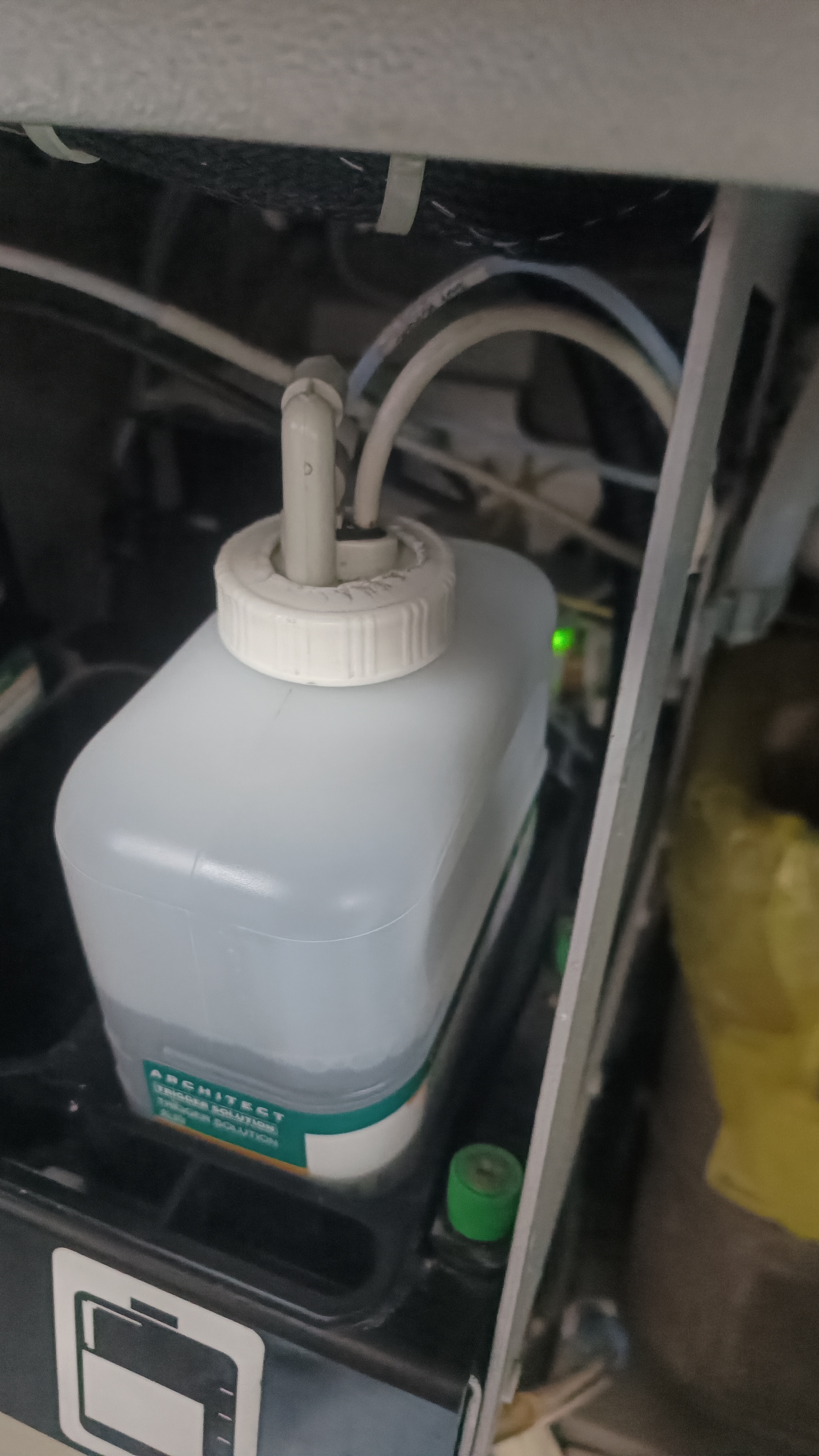 维修雅培i1000SR免疫分析仪激发液传感器故障