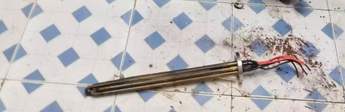 维修山东新华医疗-蒸汽灭菌器-MOST-L-加热管组件。