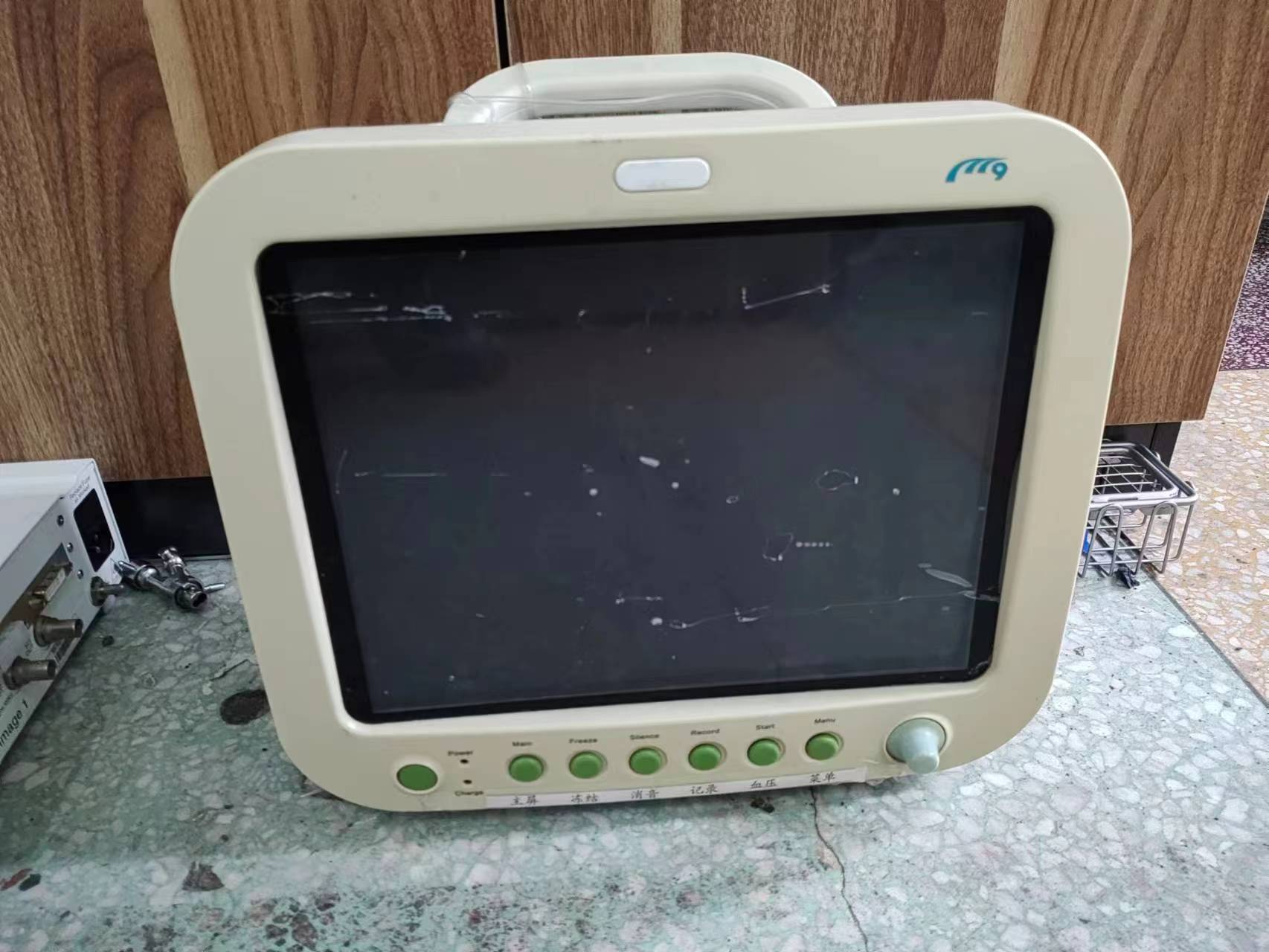 维修理邦 监护仪 M9 无法开机 电源板故障