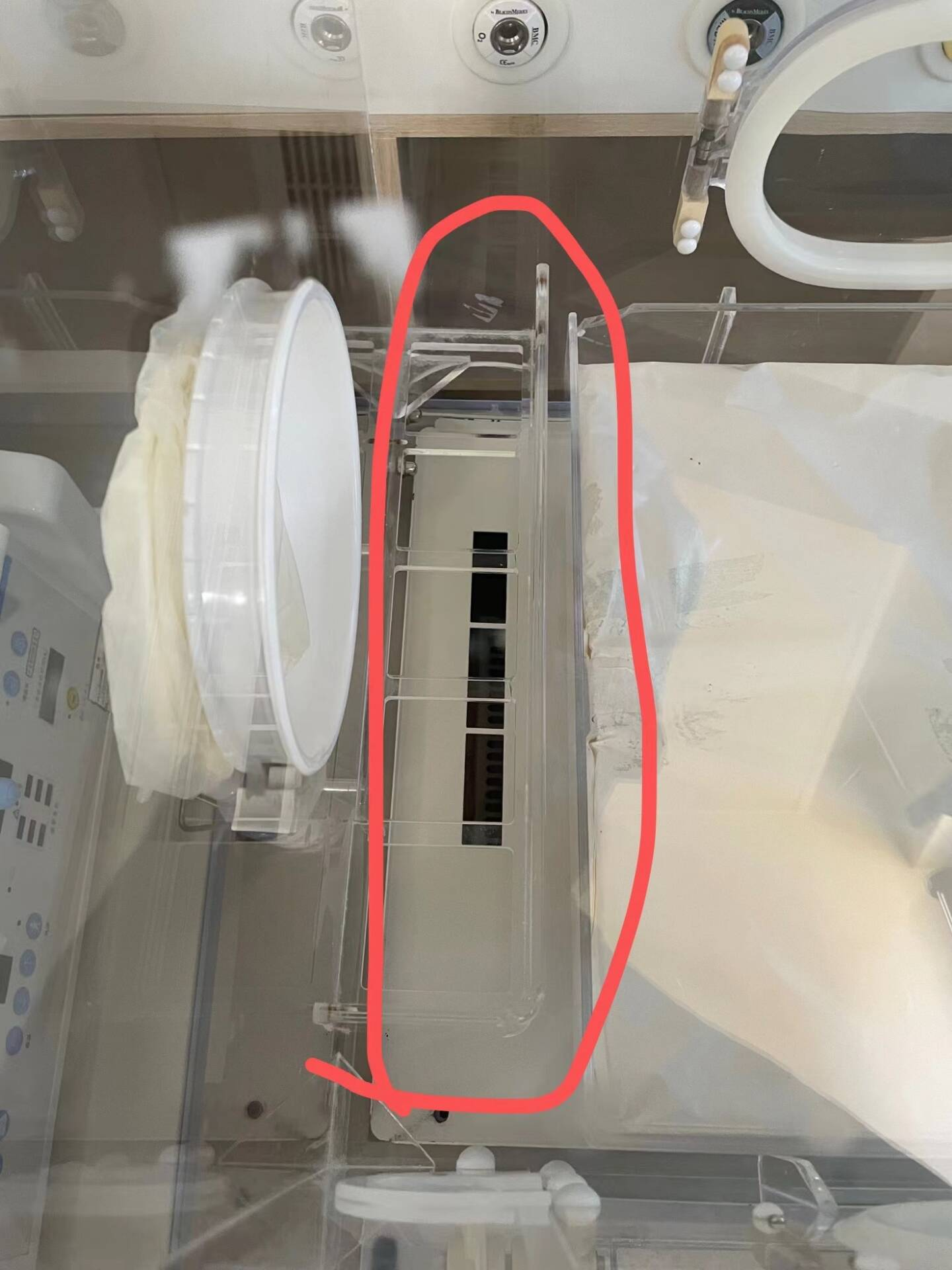 维修郑州迪生 婴儿培养箱 BB-100W 摇杆损坏