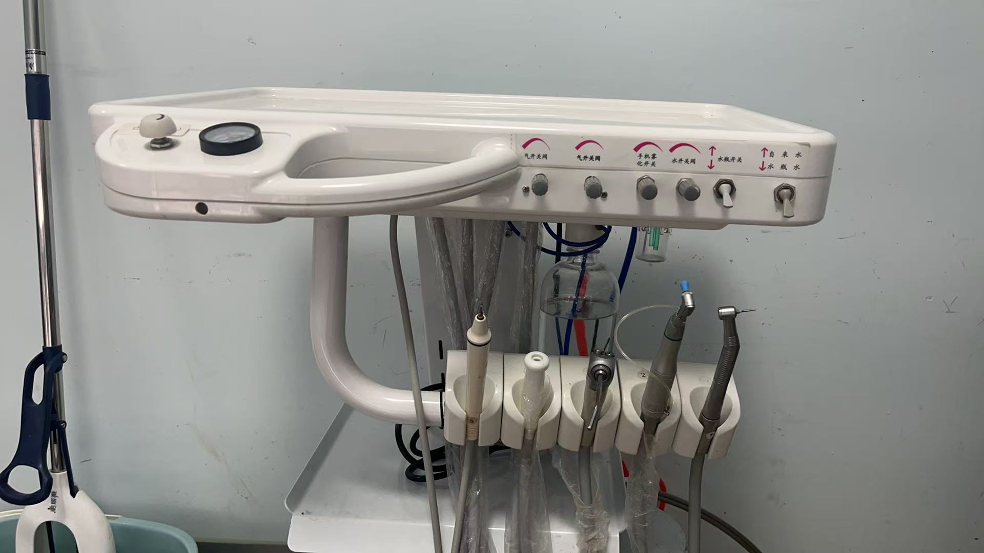 维修洗牙机漏气