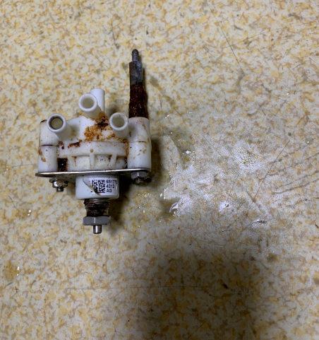 维修费森尤斯 血滤机 4008S 78号调压阀，流量泵