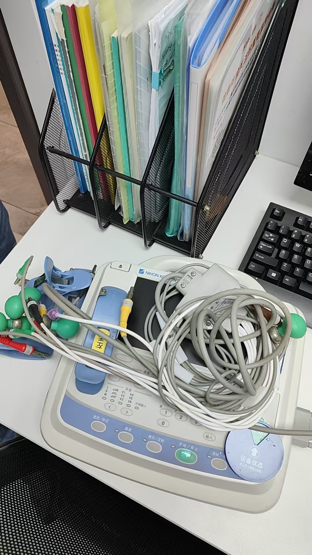 上海光电ECG-2250心电图机显示屏异常