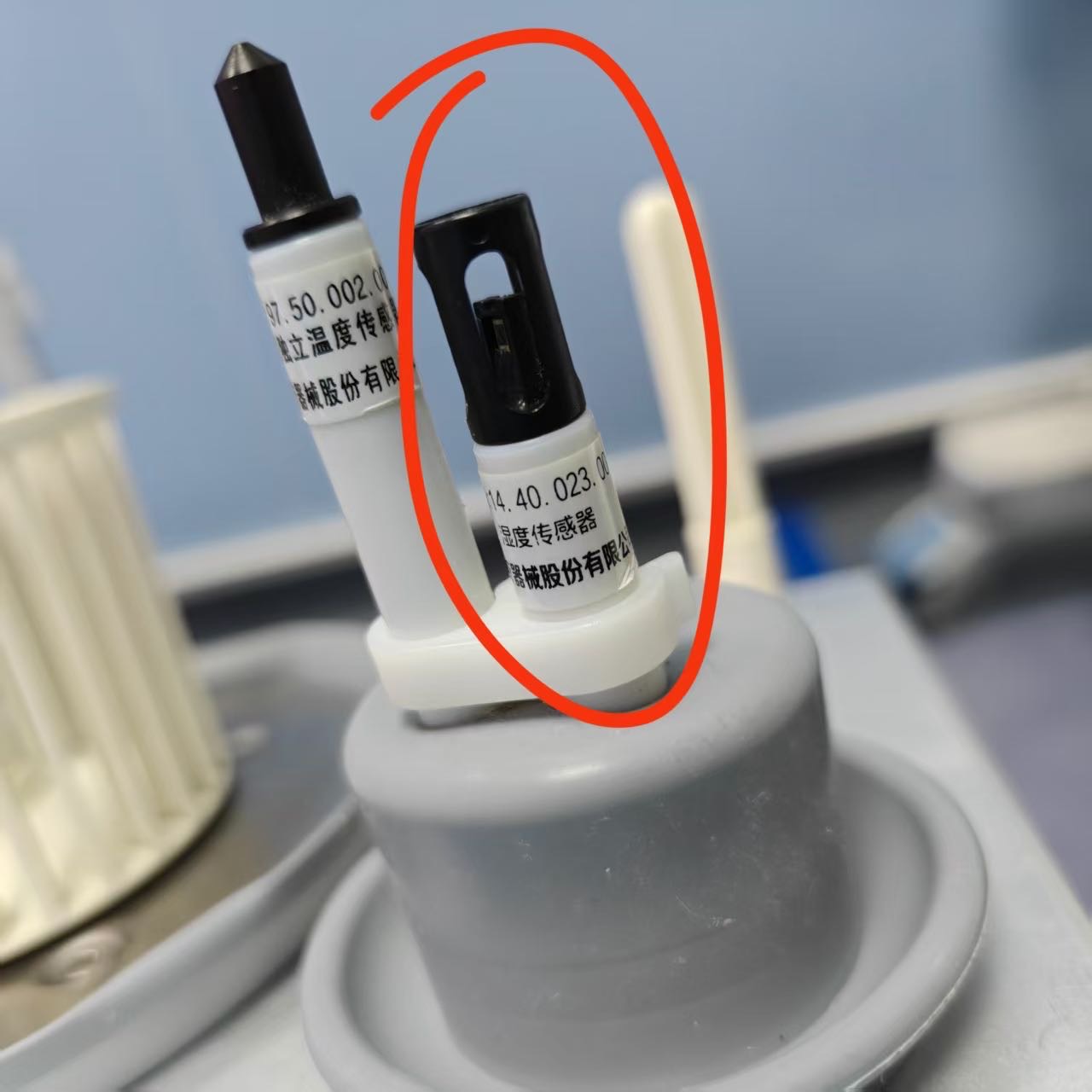 戴维YP-90AC婴儿培养箱湿度传感器故障